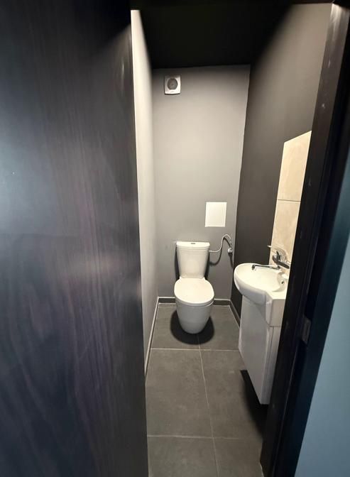 Дава се под наем Тристаен апартамент в София, Света Троица - 80 кв.м за 550 € - Снимка #6