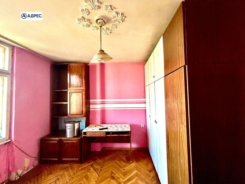 Продава се Двустаен апартамент в Враца, Център - 68 кв.м за 1275 €/кв.м - Снимка #2