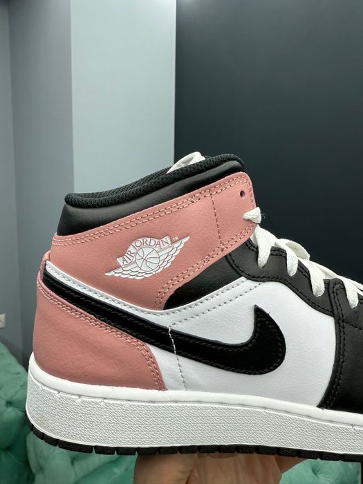 Nike Air Jordan 1 mid