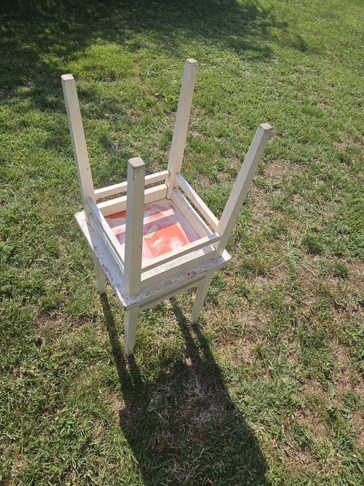 Scaun de lemn  taburete