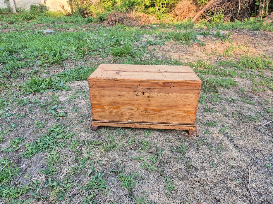 Стар Дървен Реставриран Сандък