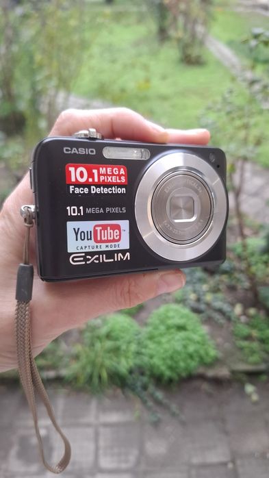 Компактен дигитален фотоапарат Продавам Casio Exilim EX-Z1080