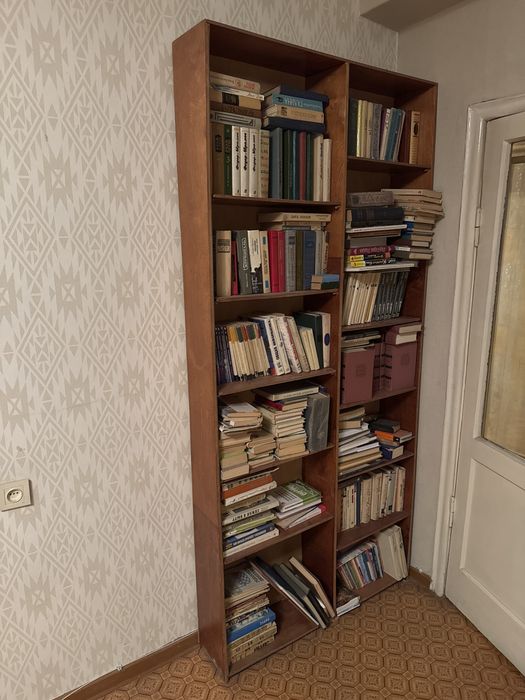 Книжный шкаф на 13 полок