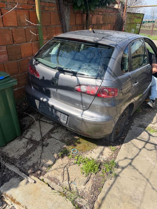 Seat Ibiza продава се цял за части.Бракуван