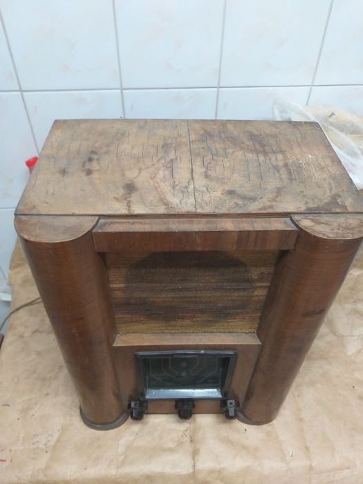Aparat de radio cu lampi, antebelic