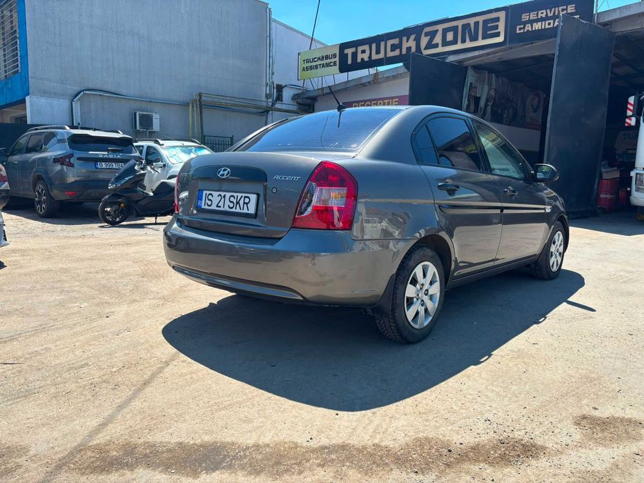 HYUNDAI Accent 2009 — imagine 4