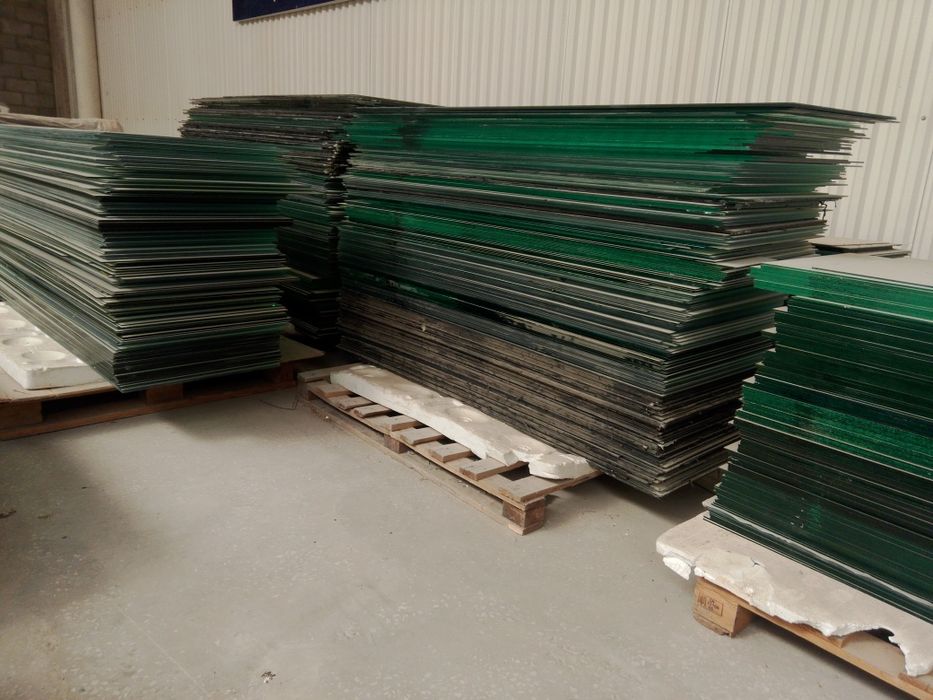 Har-xil o'lchamdagi oynalar