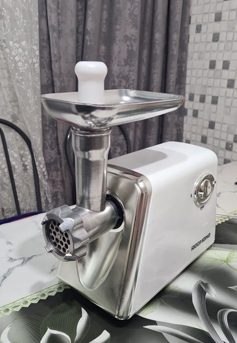 Мясорубка электрическая