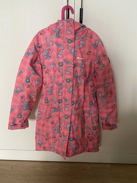 Продам детскую куртку (пальто)