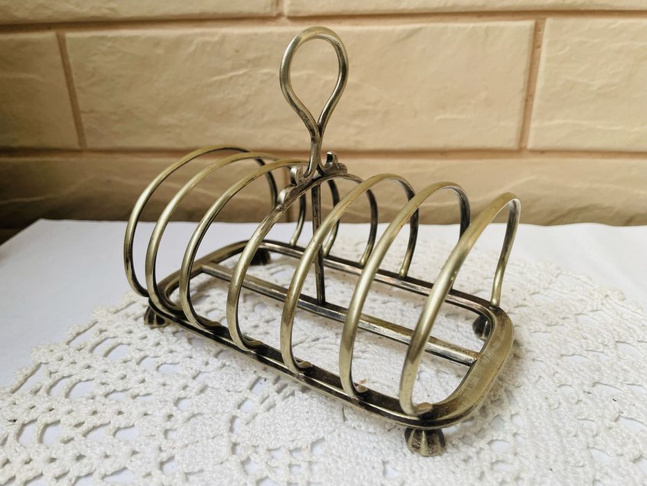 Красива посребрена поставка за филийки от Англия