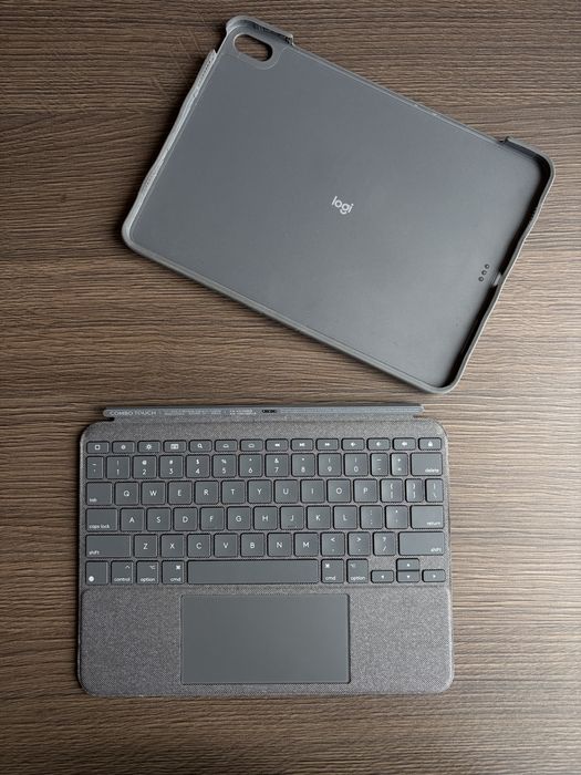 Logitech Combo Touch compatibil cu iPad Air 4/5