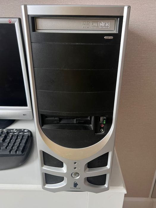 Продам компьютер в сборе.