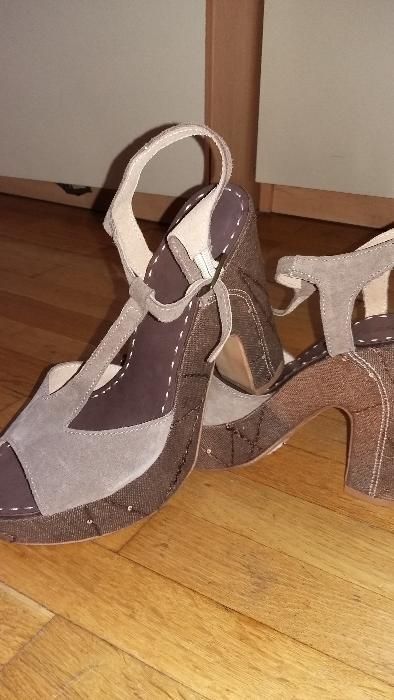 Велурени сандали