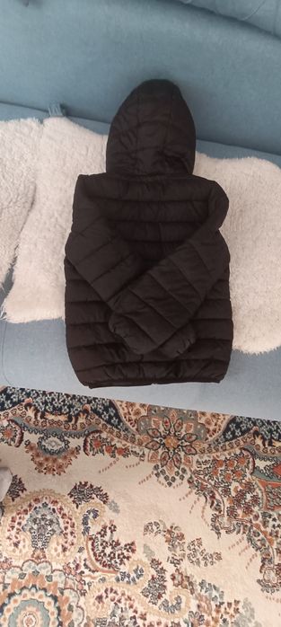 Детская куртка продается.