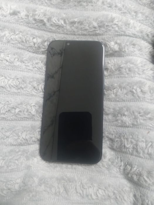 айфон 13 в отличном состояние