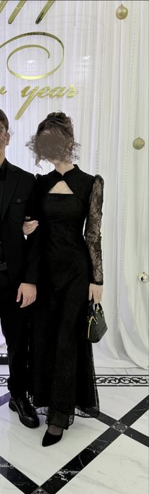 Продам черное платье в пол с кружевом