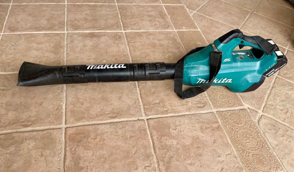 Makita DUB362 suflanta frunze/praf cu 2 acumulatori 13,4 mc/ora