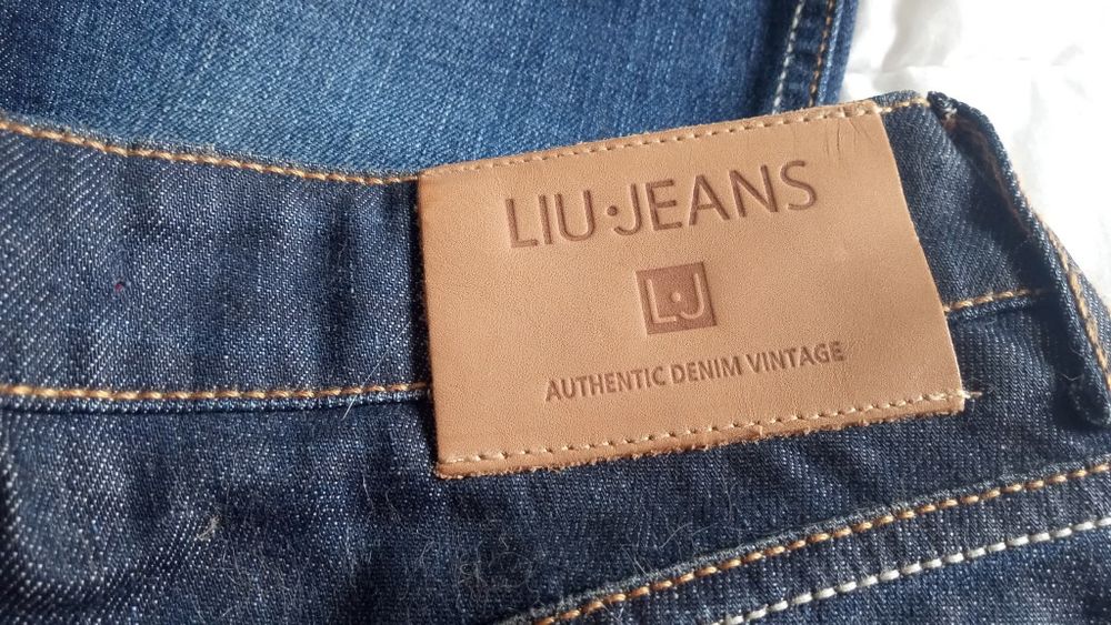 Blugi damã Hilfiger Denim si Liu Jeans – mărimea  36–38)