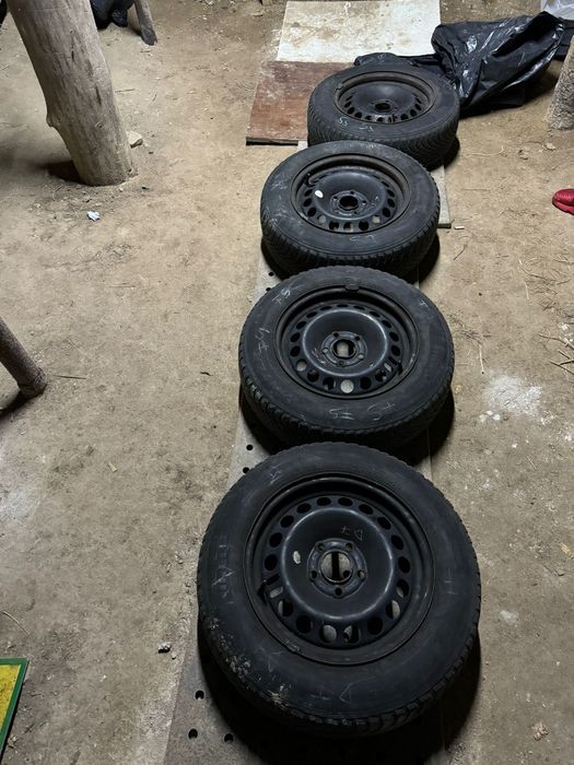 Vând roți de iarnă opel astra h Pirelli (195/65/15)