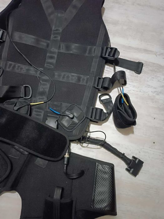 Костюм за електромускулна стимулация (EMS)