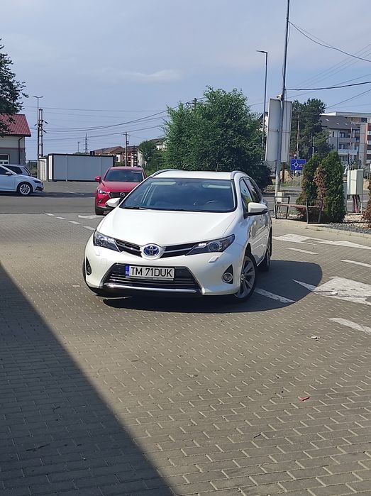 Toyota Auris 1.8 Benzina+Hybrid (baterie nouă)