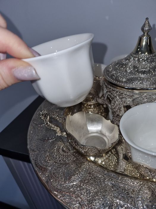 Set argintat de cafea, cu zaharnita. 6 cești.