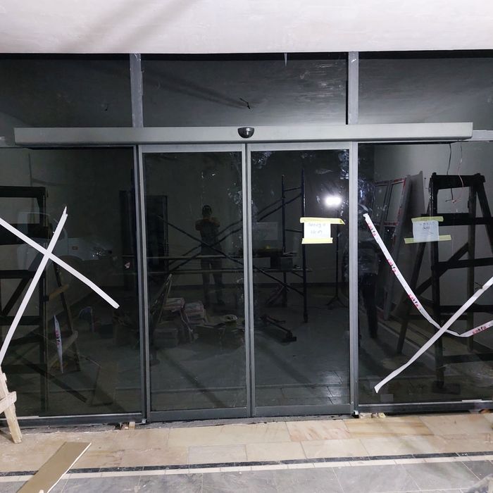 Ремонт и установка сенсорный раздвижные дверей любых марок