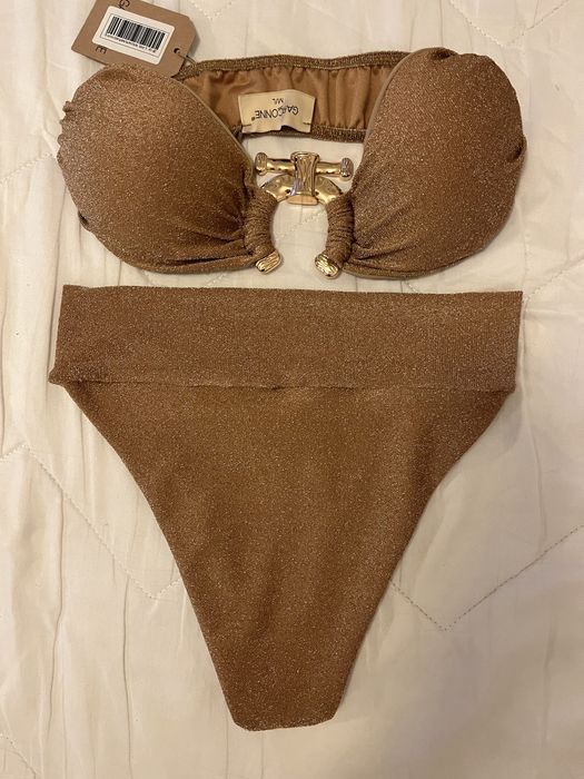 Costum de baie din doua piese