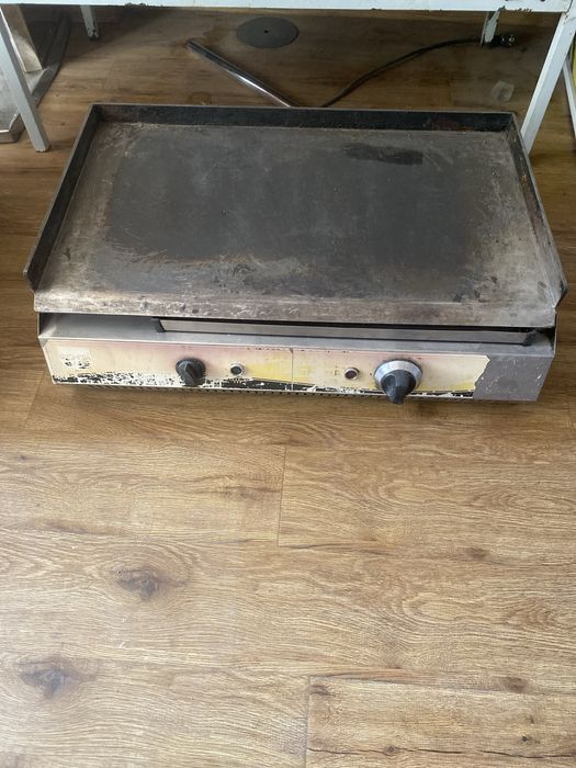 Лаваш аппарат ва тостор каттаси ва столлар(турк)