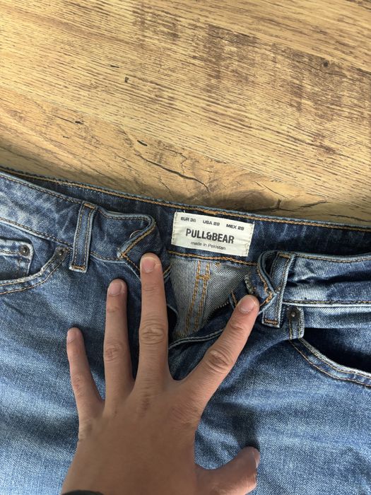 Продавам дънкови къси гащи на pullbear