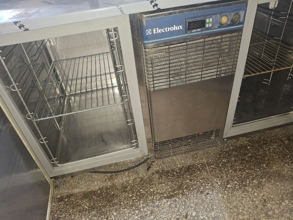 Хладилна маса база за уреди electrolux