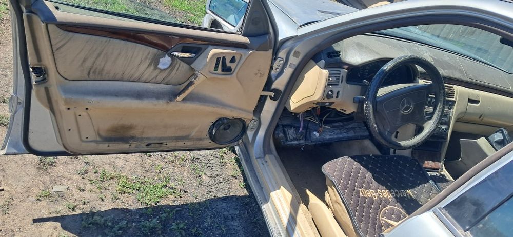 Запчасти мерседес 210
