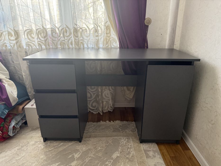 Продам компьютерный стол