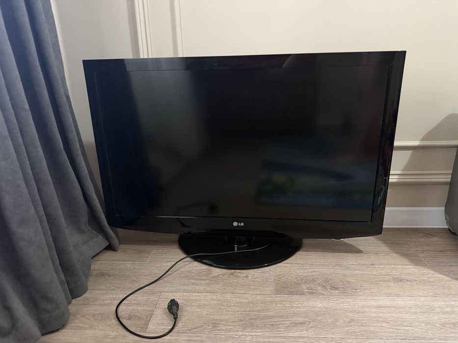 Телевизор LG HD Ready(1366x768)