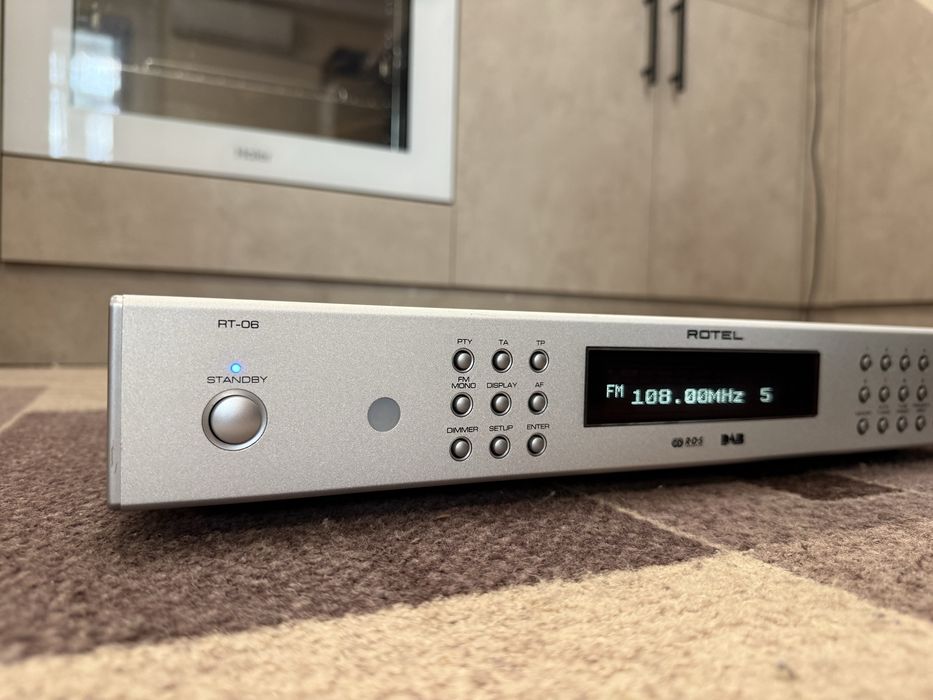 Rotel RT-06 Качествен тунер