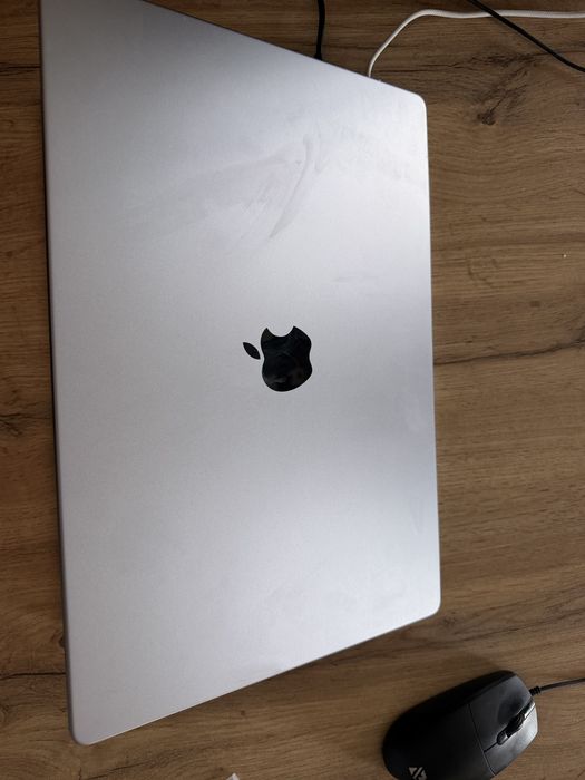 Macbook M1 pro 16 dyum