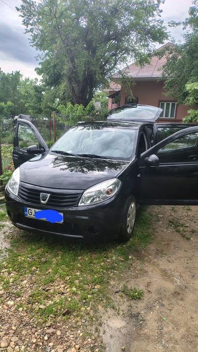 Vând sandero 1.2 benzina și gpl an 2012 toate taxele la zi .Preț 2400 negociabil