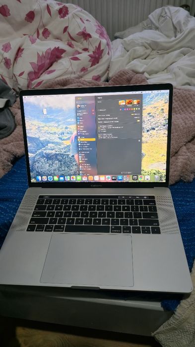 MacBook pro 2017 15 inch