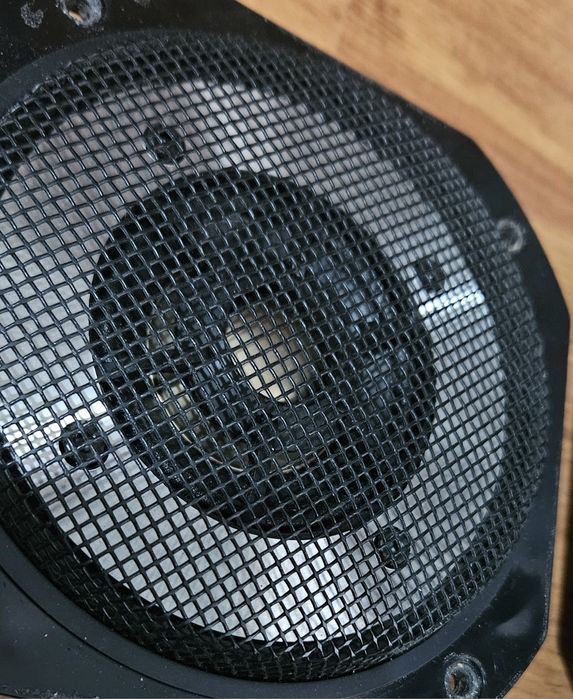 Difuzoare medii Kenwood