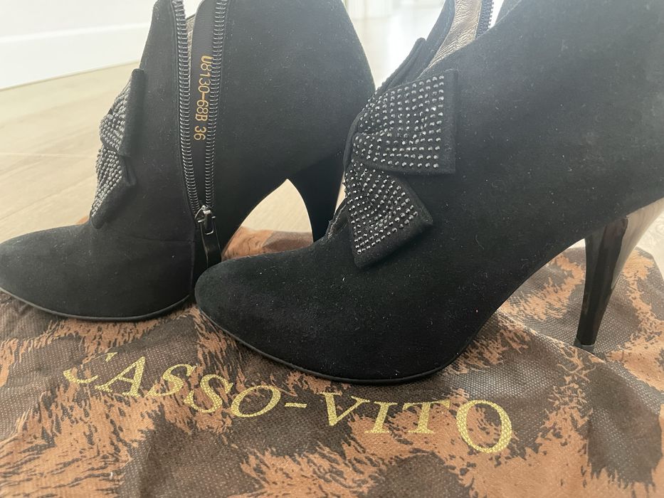 Продам туфли замшевые