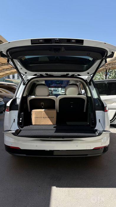 LYNK & Co 900/2.0 Ultra 6 местный ВНЕДОРОЖНИК  (2025.12)
