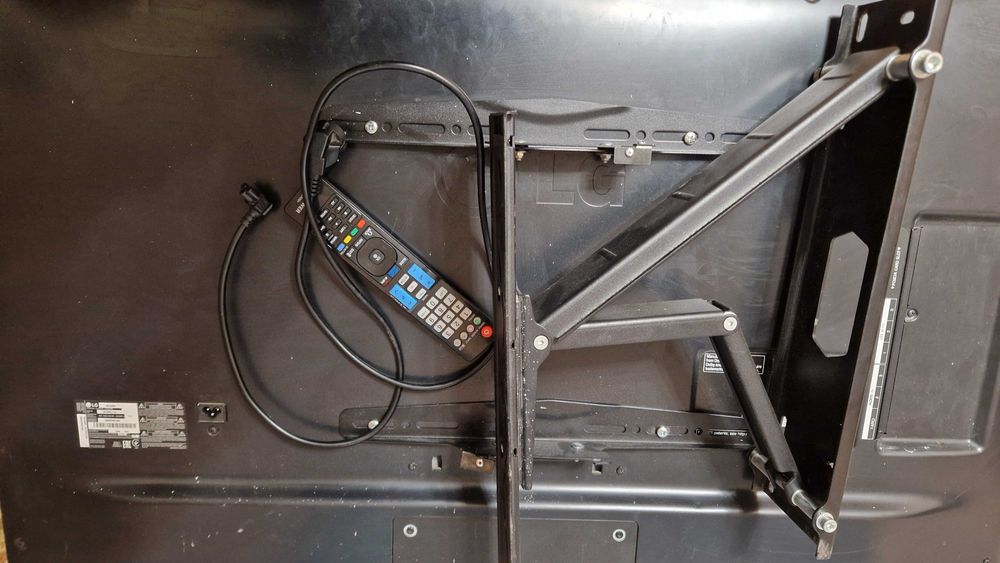 Телевизор LG 123 см