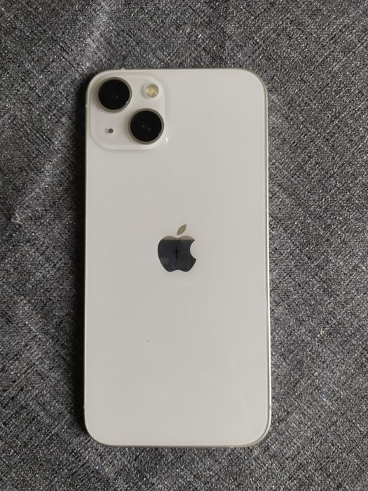 Продам iPhone 13 белый