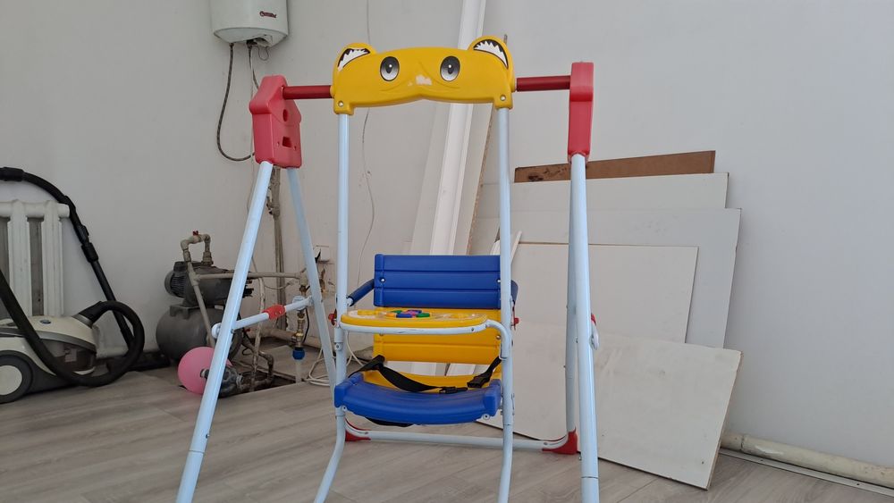 Продам детскую качелю.