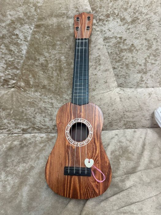 Укулеле инструмент. Хороший