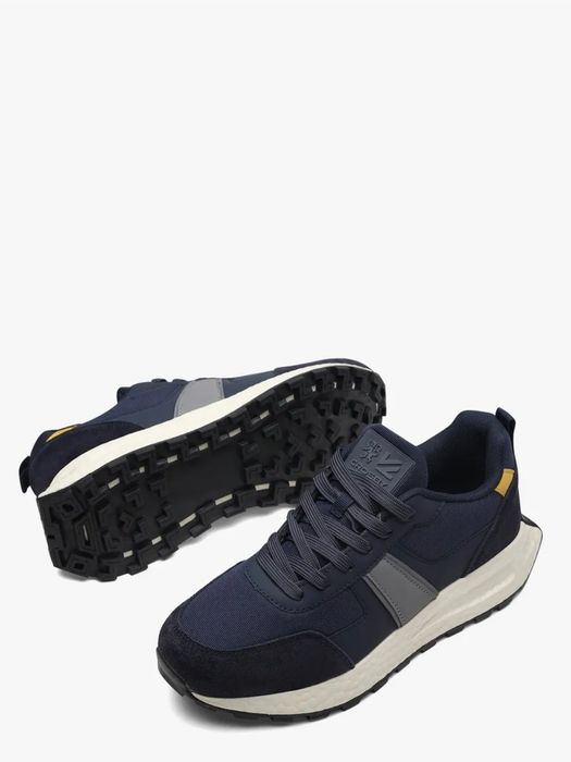 Продам демисезонные кроссовки