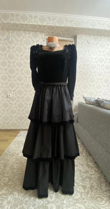 Выпусное платье Продам
