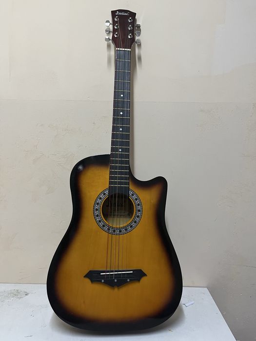 Akkustic gitara