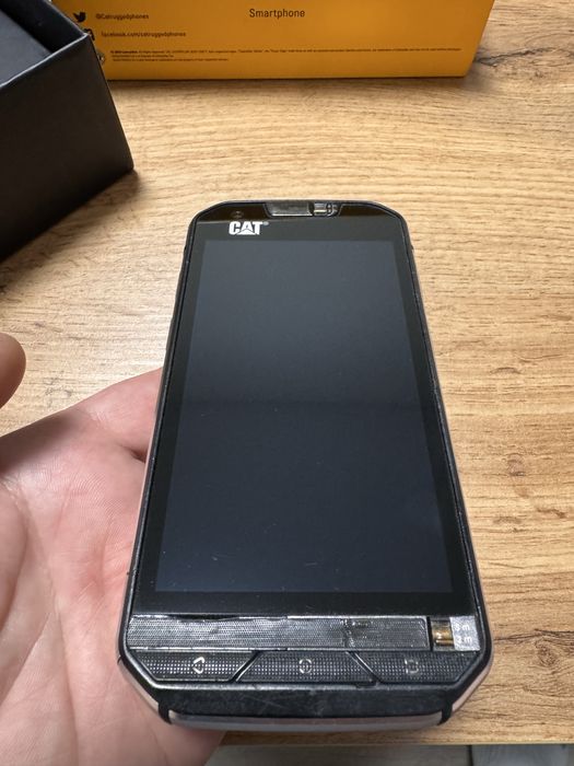 Cat S60 с термокамера Flir ударо устойчив