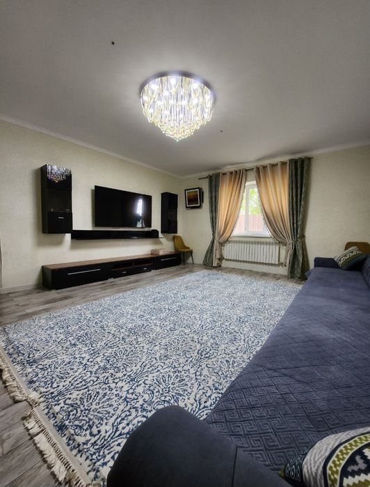 Дом 6 комнатный, 220 кв